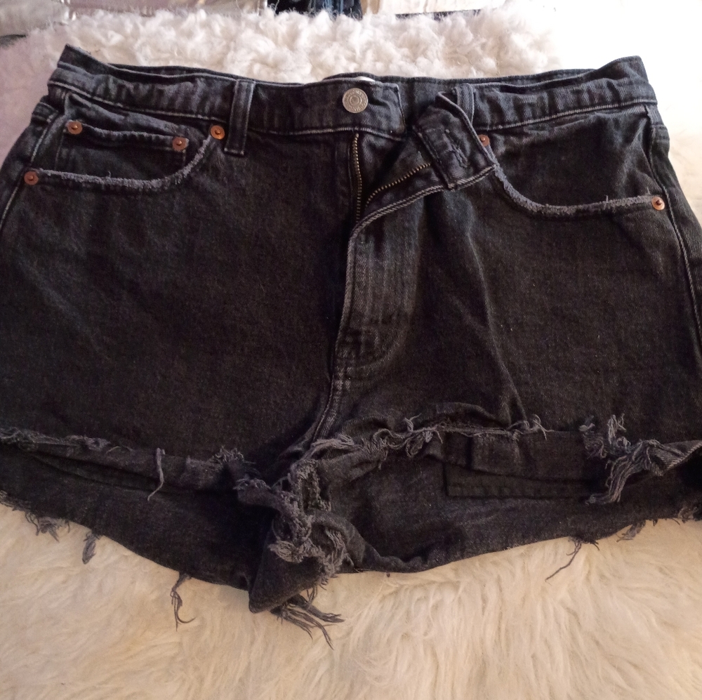 Ambercrombie & Fitch Short